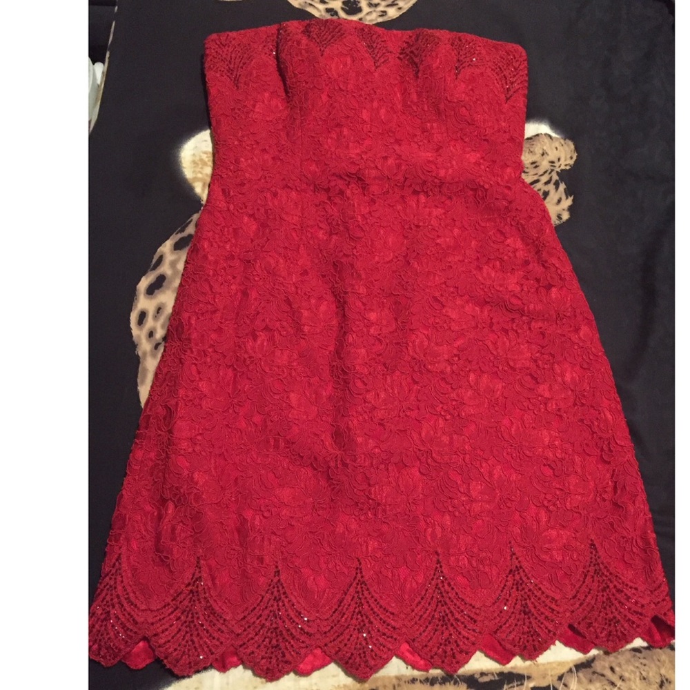 Carmen Marc valvo red cocktail dress